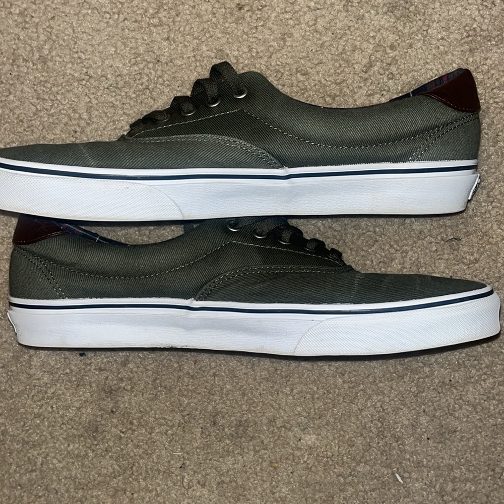 Vans - Picture 2 of 4